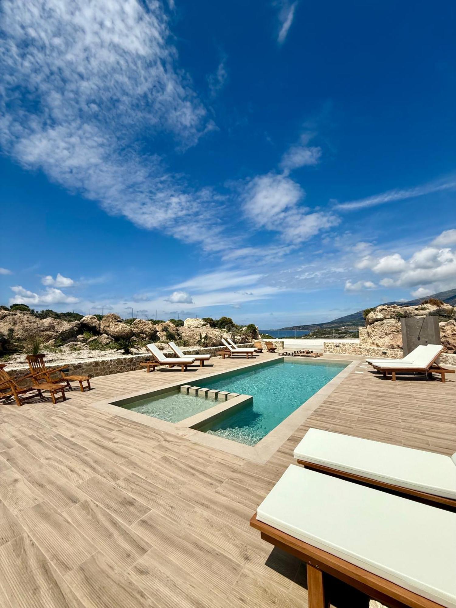 Cove Elafonisi Apartments Agios Pandeleimon  エクステリア 写真